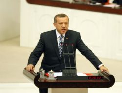 Başbakan kahraman polisi kutladı